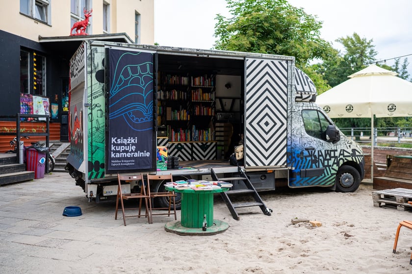 Book Truck